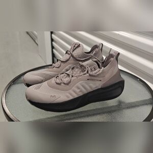 Under Armour Phantom 4 "Grey/Black"  Running Shoe Size 10.5